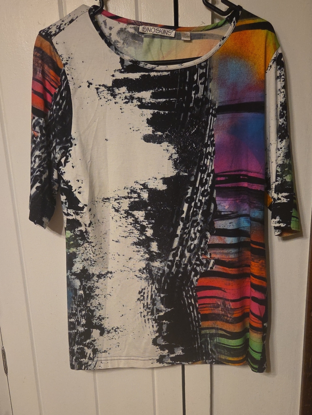 SnoSkins Women’s Multicolor Short Sleeve Tee — Black & Abstract Print